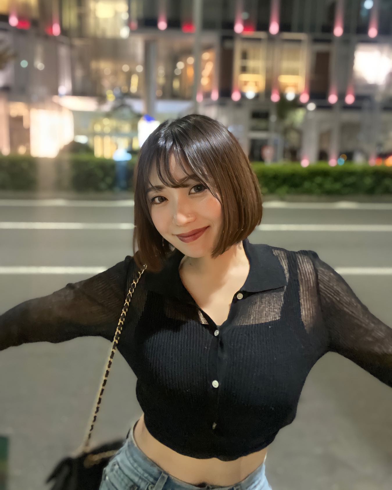 表特美女网页设计师短发+巨乳，乡民大喊：想投胎当程式码 Facebook-第3张