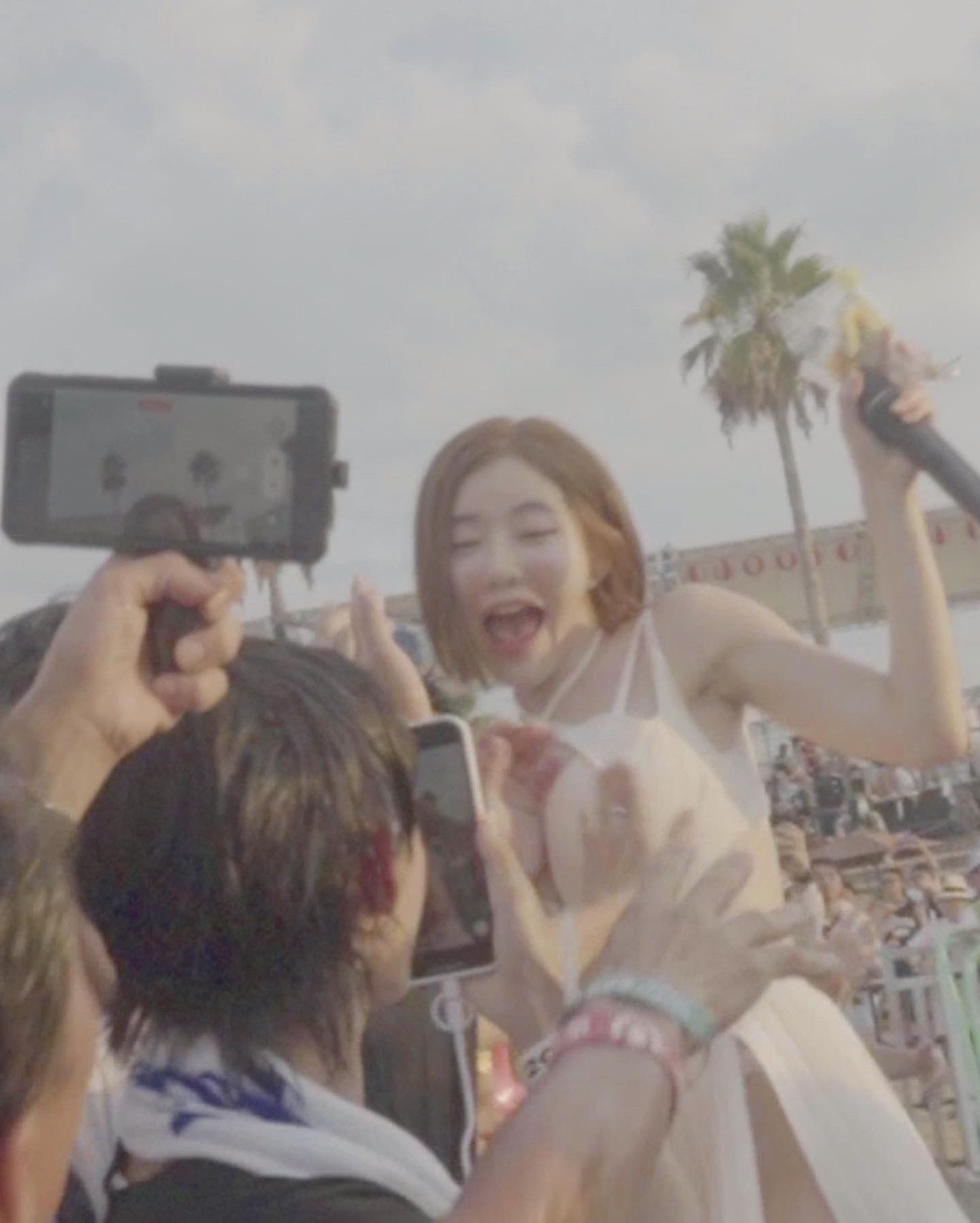 韩国性感DJ SODA出席大阪音乐祭遭男女观众袭胸性骚 Facebook-第3张